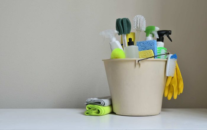 3 Potential Health Risks Of Using Regular Cleaning Products (and How To Avoid Them)