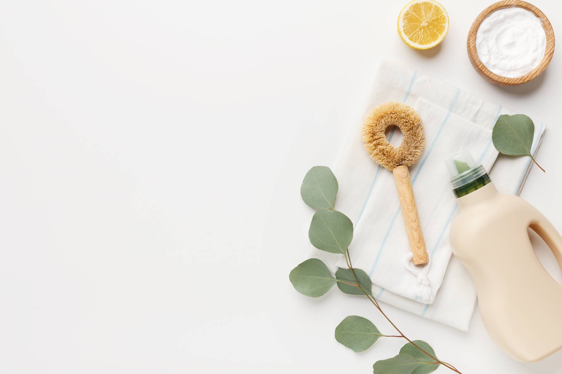 5 Reasons to Switch to an All-Natural Household Cleaner