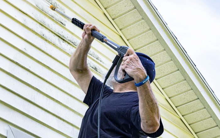 How to Properly Clean Vinyl Siding